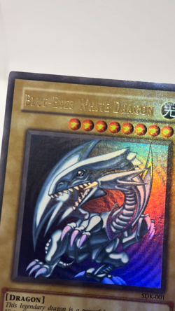 YuGiOh! Blue Eyes White Dragon SDK-001 Unlimited Ultra Rare Holo Bleed LP #2 - Image 2