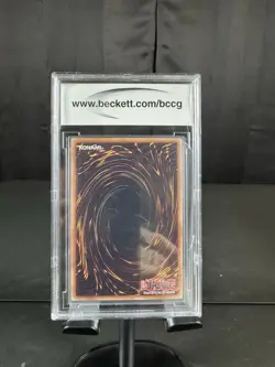 Konami Dark Magician LC01-EN005 Ultra Rare BCCG 10 Legendary Collection - Image 2