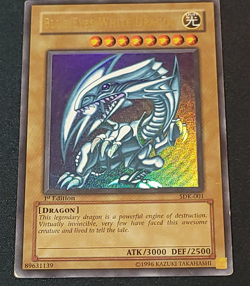 Blue-Eyes White Dragon 1st Edition LP #SDK-001 Starter Deck: Kaiba Yu-Gi-Oh! - Image 1