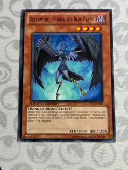 Blackwing - Shura the Blue Flame - GLD3-EN025 - Common (LP) - Yugioh - Image 1