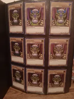 Yu-Gi-Oh! Binder Collection All Holo Blue Eyes Red Eyes Dark Magician - Image 3