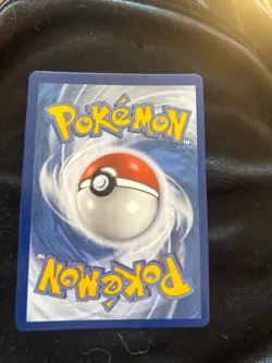 lumineon v Pokemon card, great condition - Image 3