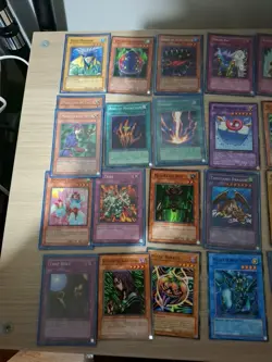 Yugioh Card Bundle - Yu-Gi-Oh Old Cards Lot (3x Blue Eyes) - Image 3