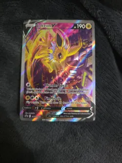 Jolteon V SWSH183 SWSH: Sword & Shield Promo Cards Holo - Image 1