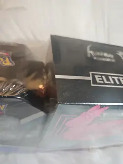 Sealed Pokemon Evolving Skies Elite Trainer Box + Vaporeon V Tin Sharp Corners - Image 3
