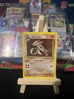 Pokemon TCG Kabutops Unlimited Fossil Holo Card 9/62 Rare - Image 1