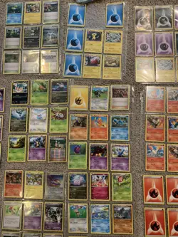 A Lot (600/700+ Cards) of Pokemon Cards In Good Condition With Some Rares - Image 5