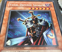 Yugioh Total Defense Shogun CT1-EN001 Secret Rare - Super MISPRINT NM - Image 2