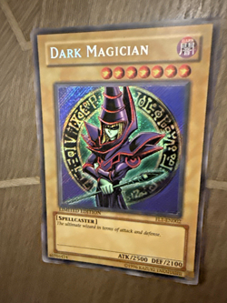 Yu-Gi-Oh! Dark Magician FL1-EN002 Limited Edition Ultra Rare Promo – Authentic - Image 1