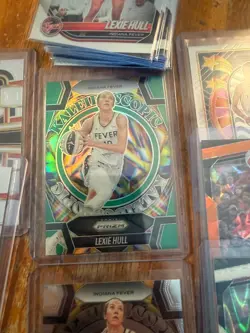 2025 PRIZM WNBA. Lexie Hull 22 card lot - Image 3