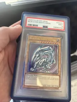 Yu-Gi-Oh Blue-Eyes White Dragon OP28-EN001 Euro Ultimate Rare PSA9 - Image 3