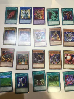Yugioh YU-GI-OH CCG 20 card Lot many great cards Most have 1st edition lot 01-44 - Image 4