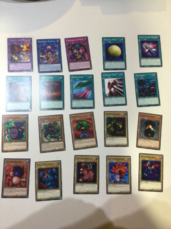 Yugioh YU-GI-OH CCG 20 card Lot many great cards Most have 1st edition lot 01-28 - Image 1