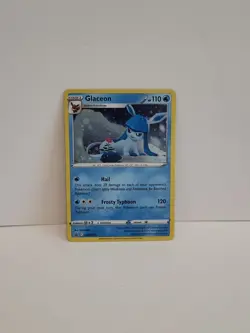 Pokemon TCG Glaceon SWSH192 Sword & Shield Black Star Promo Cosmo Holo - Image 1