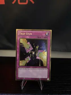 Konami Yu-Gi-Oh! TCG Trap Stun PGLD-EN090 Premium Gold Gold Rare Foil Unlimited - Image 1