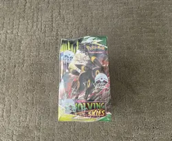 Pokemon TCG Sword & Shield Evolving Skies Booster Box 2021 - Image 4