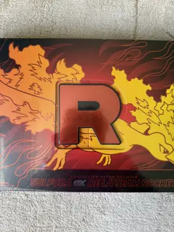 Pokemon Coffret Ultra Premium UPC Sulfura ex de la Team Rocket 2025 Defaut 🇫🇷 - Image 2