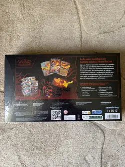 Pokemon Coffret Ultra Premium UPC Sulfura ex de la Team Rocket 2025 Defaut 🇫🇷 - Image 3