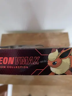 Pokemon TCG Flareon VMAX Premium Collection Box SWSH179 SWSH180 Evolving Skies - Image 5
