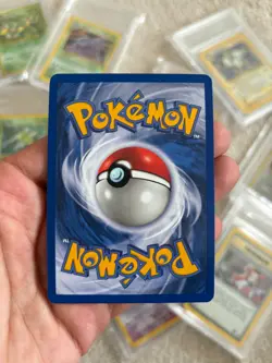 1999-2000 POKEMON TEAM ROCKET #1/82 DARK ALAKAZAM-HOLO WOTC NEAR MINT - Image 2