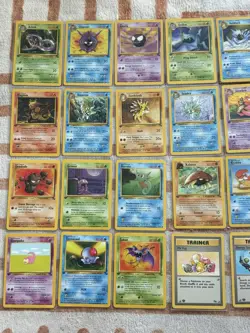 Pokemon 1999 1st Edition Fossil Uncommon and Common card set, NM+ condition - Image 2