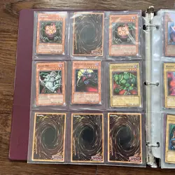 Binder Of Vintage Yu-Gi-Oh! Cards - Blue Eyes, Red Eyes, Dark Magician ++ - Image 3