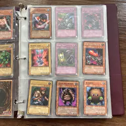 Binder Of Vintage Yu-Gi-Oh! Cards - Blue Eyes, Red Eyes, Dark Magician ++ - Image 4