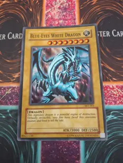 Yugioh Blue-Eyes White Dragon SKE-001 Super Rare Unlimited Near Mint - Image 1