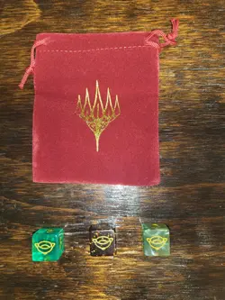 Limited-Edition Green-Gold D6 Dice Set of 3 | UB: LOTR | NM | MTG - Image 1