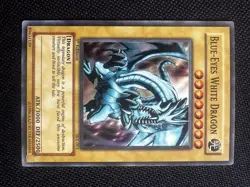 Yugioh! Blue-Eyes White Dragon SKE-001 Super Rare 1st Edition NM - Image 3