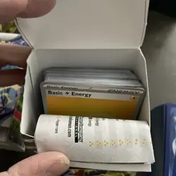 Pokemon TCG Scarlet and Violet Build and Battle - Image 4