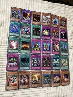 vintage japanese yugioh 30 Card lot - Image 1