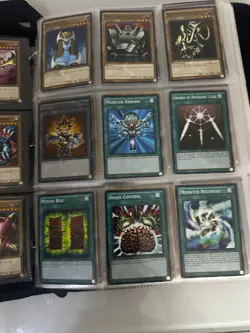 Yugioh binder collection more than 500 cards - Image 4