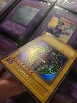 Yu-Gi-Oh! Dark Magician Legend of Blue Eyes White Dragon LOB-005 Unlimited - Image 3