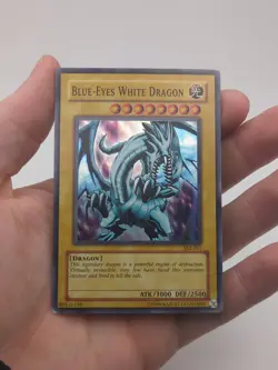 Konami Yu-Gi-Oh! Blue-Eyes White Dragon SKE-001 Ultra Rare Foil Unlimited - Image 1