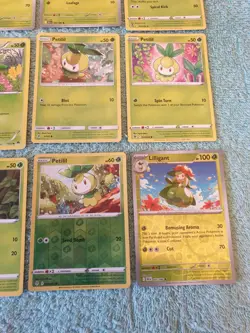 PETILIL & LILLIGANT BUNDLE OF POKEMON CARDS - Image 5