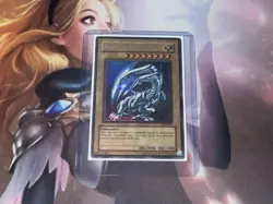 Ultra Rare Original Blue-Eyes White Dragon Holo Yugioh Card SDK-001 DMG - Image 1