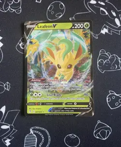Pokemon TCG Leafeon V Evolving Skies Holo Ultra Rare Card 007/203 - Image 1