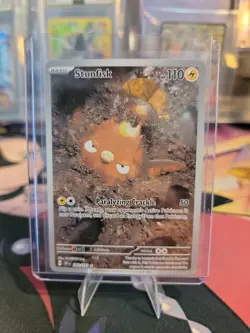 Stunfisk 202/191 Illustration Rare - Pokemon Surging Sparks NM - Image 1