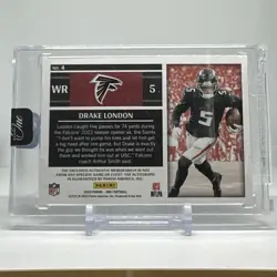 2022 Panini One Drake London Gold Rookie Patch Auto /10 RPA RC FALCONS SSP - Image 2