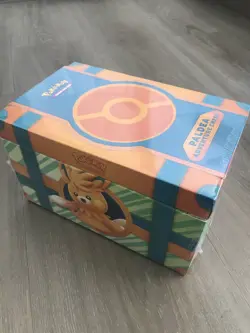 Pokemon TCG: Paldea Adventure Chest (7 Foil Promo Cards And 6 Booster Packs) - Image 1