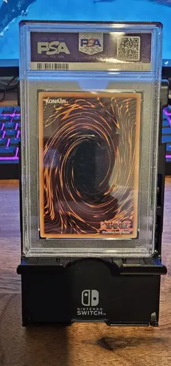 YUGIOH EHC2-EN002 ELEMENTAL HERO CLAYMAN SECRET RARE HOLO PSA 9 - Image 2