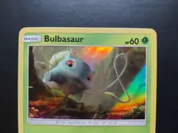 Pokemon - Bulbasaur 1/18 Holo Detective Pikachu - Image 2