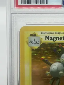 Pokemon TCG Magneton 9/102 Base Set Holo Rare PSA 4 - Image 3