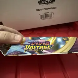 Pokemon TCG Sword and Shield Vivid Voltage Charizard Theme Deck - 60 Cards - Image 3