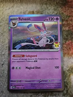 Sylveon 040/131 Pokemon Day 2025 Stamped Promo Pokemon Prismatic Evolutions NM - Image 1