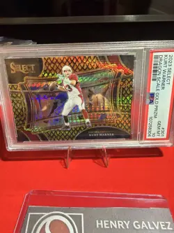 2023 Panini Select - Field Level Kurt Warner #301 Gold Dragon Scale Prizm 8/10 - Image 1