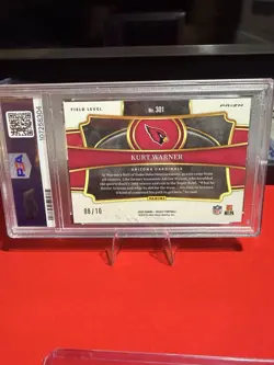 2023 Panini Select - Field Level Kurt Warner #301 Gold Dragon Scale Prizm 8/10 - Image 2
