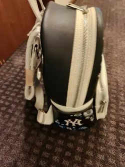 Loungefly MLB New York Yankees Floral Mini Backpack NWT - Image 2