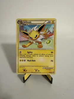 Jolteon Regular Pokemon Card 28/90 Undaunted NM - Image 1